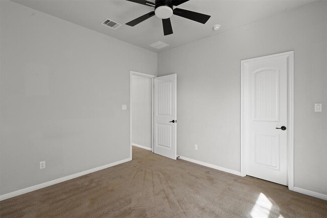 Building Photo - 104 San Matteo St