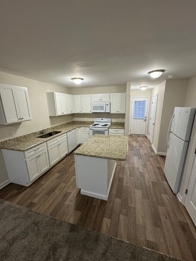 Building Photo - 909 Freeman St