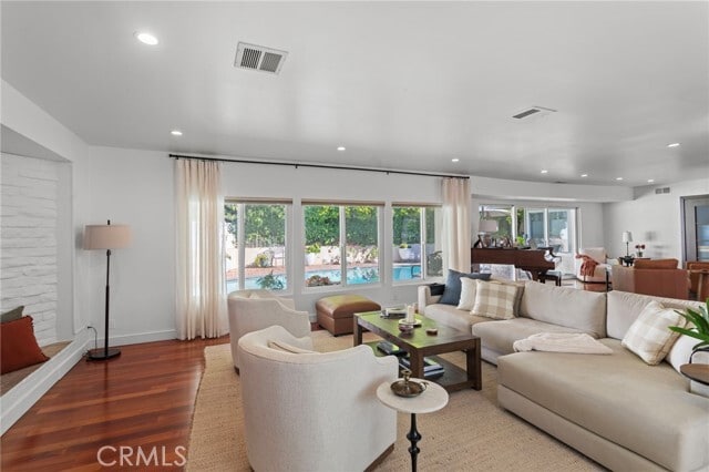 Building Photo - 2390 Nalin Dr