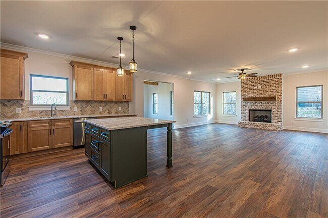 Building Photo - 386 Mulberry Cir