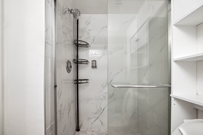 Building Photo - 1491 John St