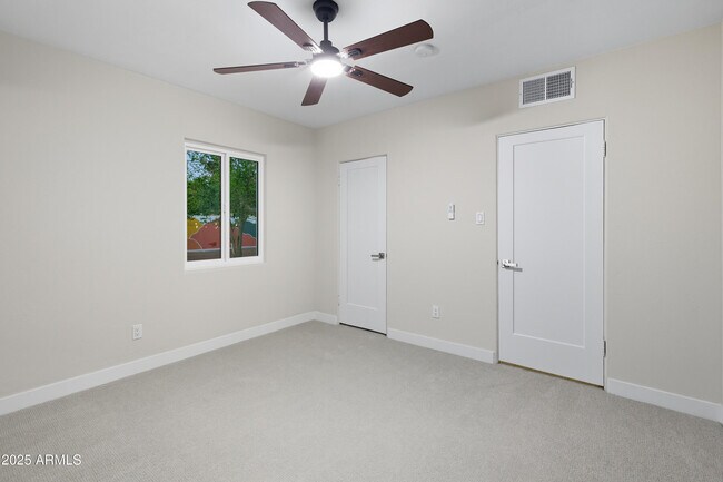 Building Photo - 1630 E Catalina Dr
