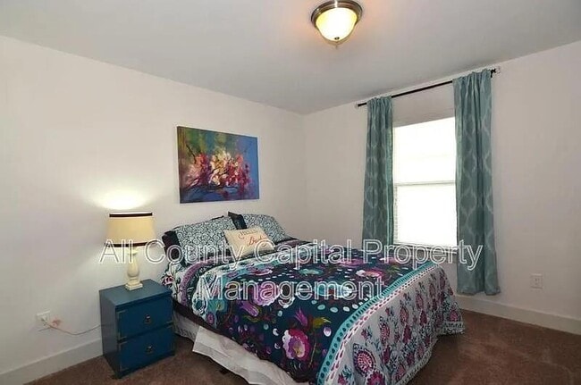 Building Photo - 2204 Capulet St
