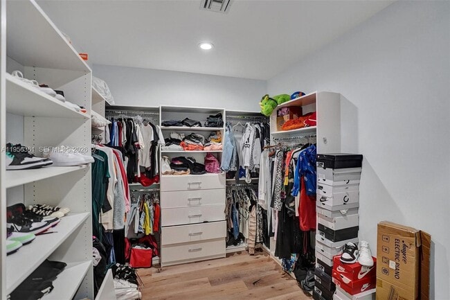 Building Photo - 306 Egret Ln