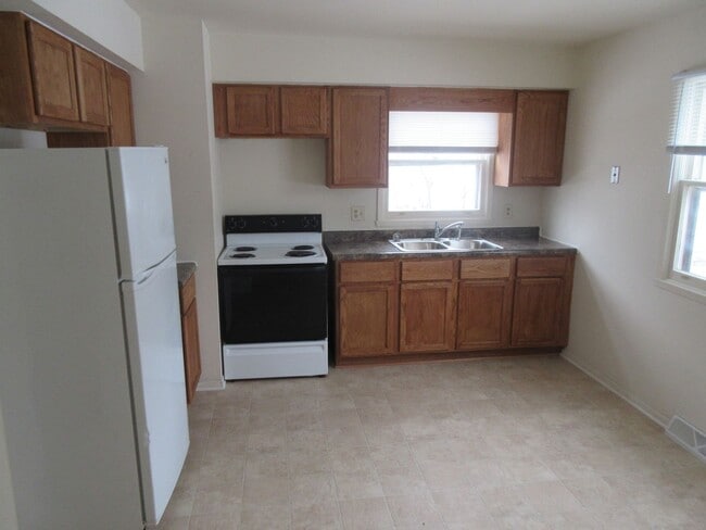 Building Photo - 432