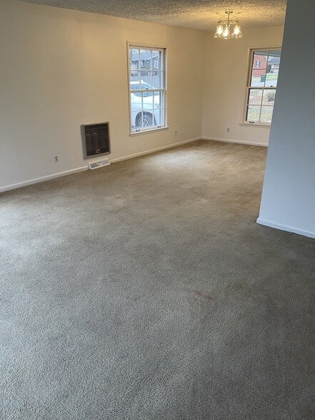 Building Photo - 803 Nichols St