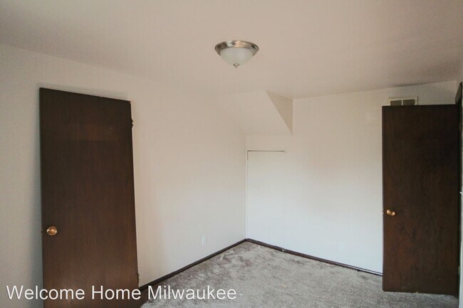 Building Photo - 3 br, 2 bath House - 5748 N 40th Street