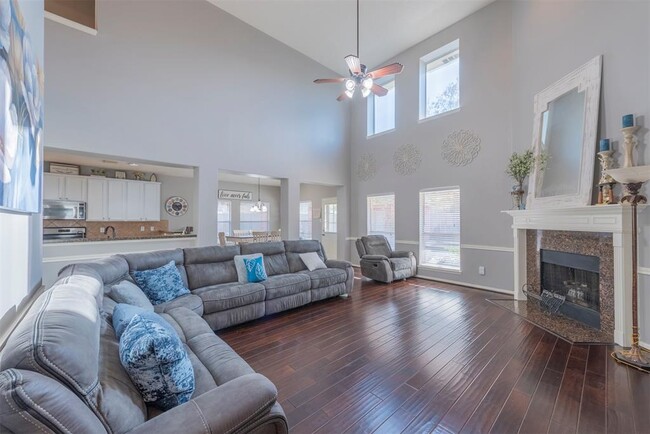 Building Photo - 3818 Houston Lake Dr