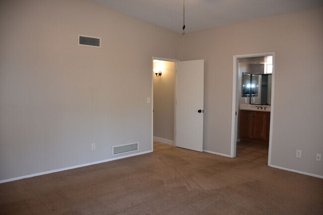 Building Photo - Great home in Great Neighborhood