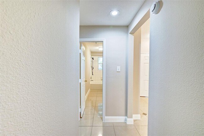 Building Photo - 21115 Rushing Creek Ln