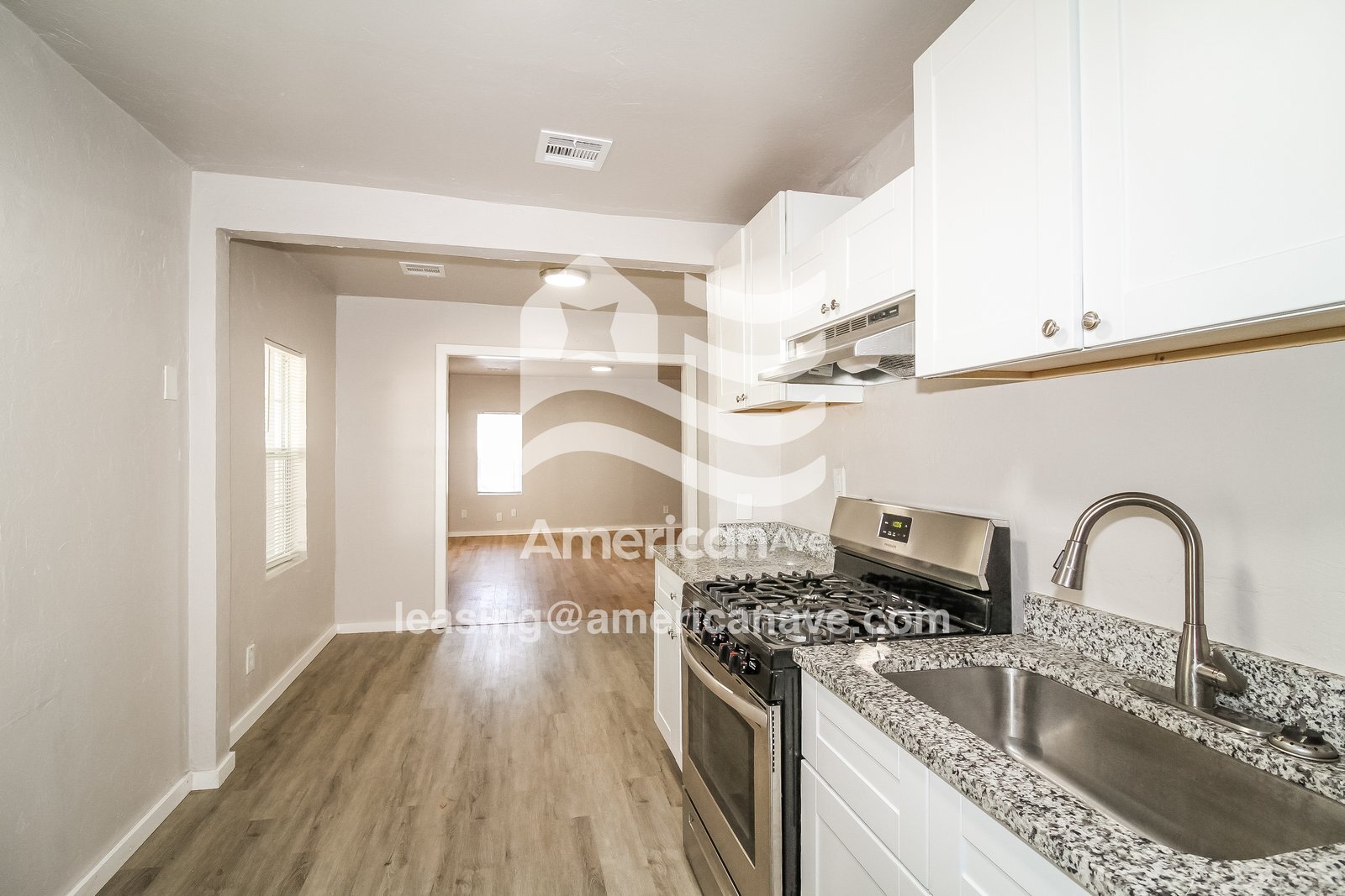 Building Photo - 206 W Kittyhawk Dr