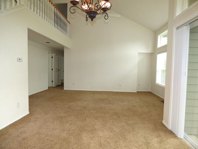 Building Photo - 3 Bed 2 bath home in North Salem!