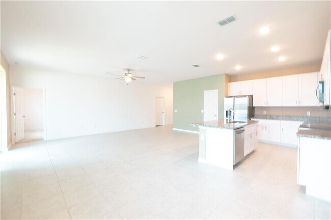 Building Photo - 2203 Pigeon Plum Dr