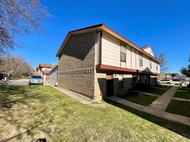 Building Photo - 3055 Olympia Dr