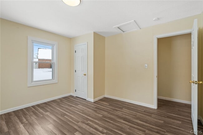 Building Photo - 429 Beechwood Ave