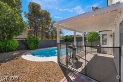 Building Photo - 909 Greystone Dr