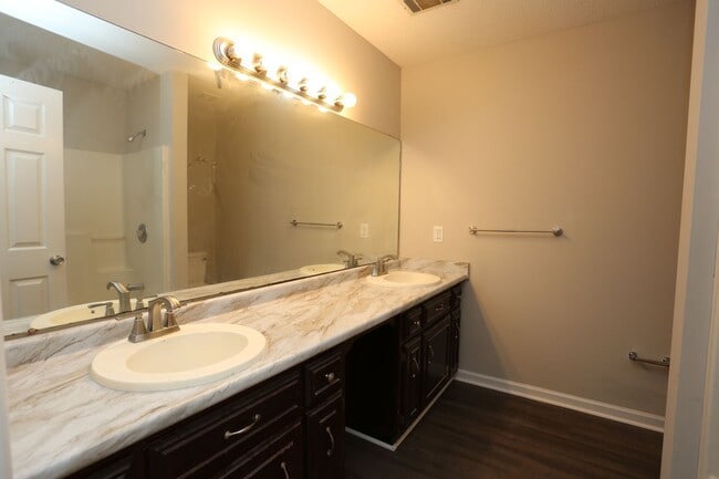 Building Photo - 203a Courtney Way