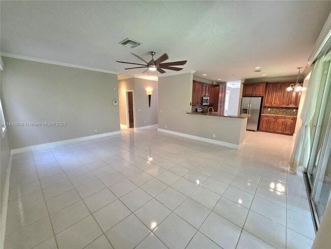 Building Photo - 584 Cambridge Dr