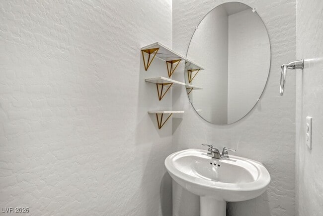 Building Photo - 342 American Dipper St