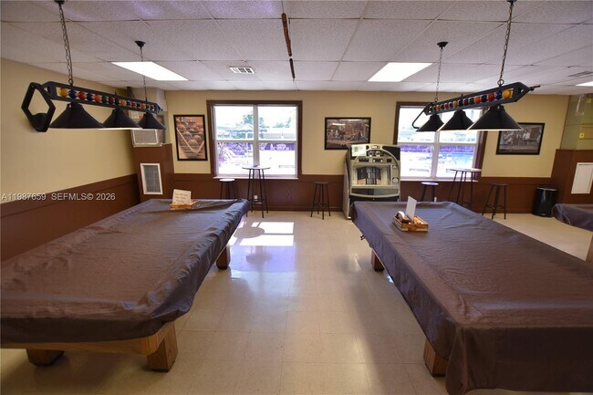 Building Photo - 2572 Emory Dr W