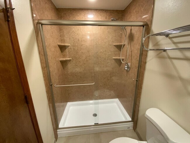 Building Photo - 4 Bedroom Single Story Home Near Juan Tabo Blvd SE & Central Ave SE by Four Hills!