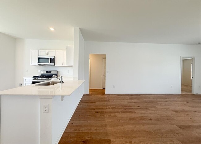Building Photo - 16208 Lovers Ln