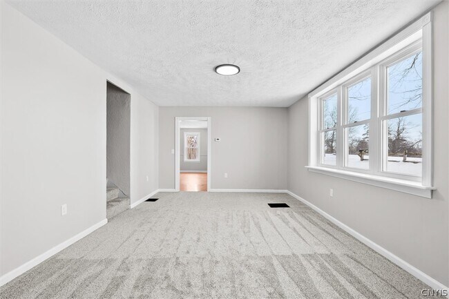 Building Photo - 6982 Webster Rd