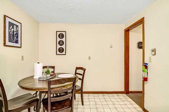 Building Photo - 13 James Ave