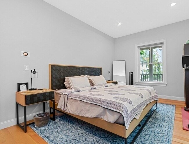 Building Photo - 25 Chilcott Pl