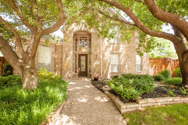 Primary Photo - Plano Beauty with a POOL