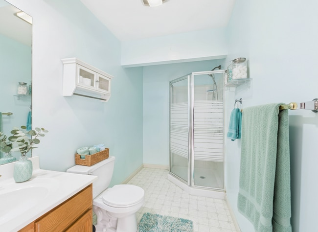 Building Photo - Central York Schools! Beautiful 3 Bed, 3 Bath Townhome!!