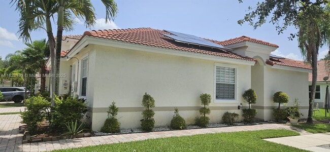 Building Photo - 2604 SW 188th Ave