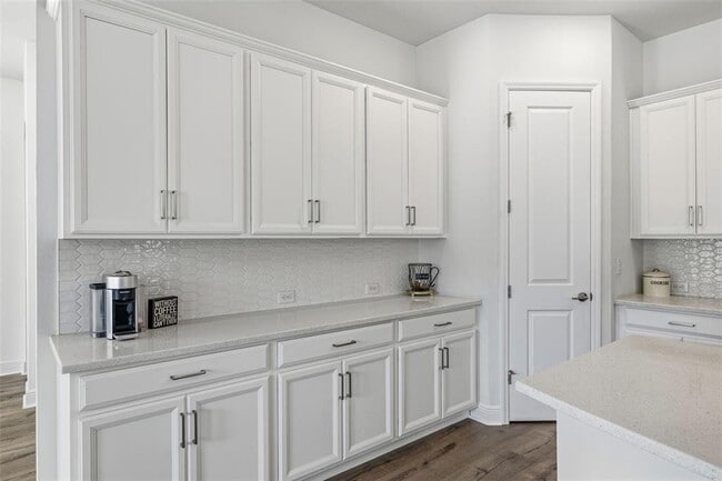 Building Photo - 5925 Silver Sun Dr