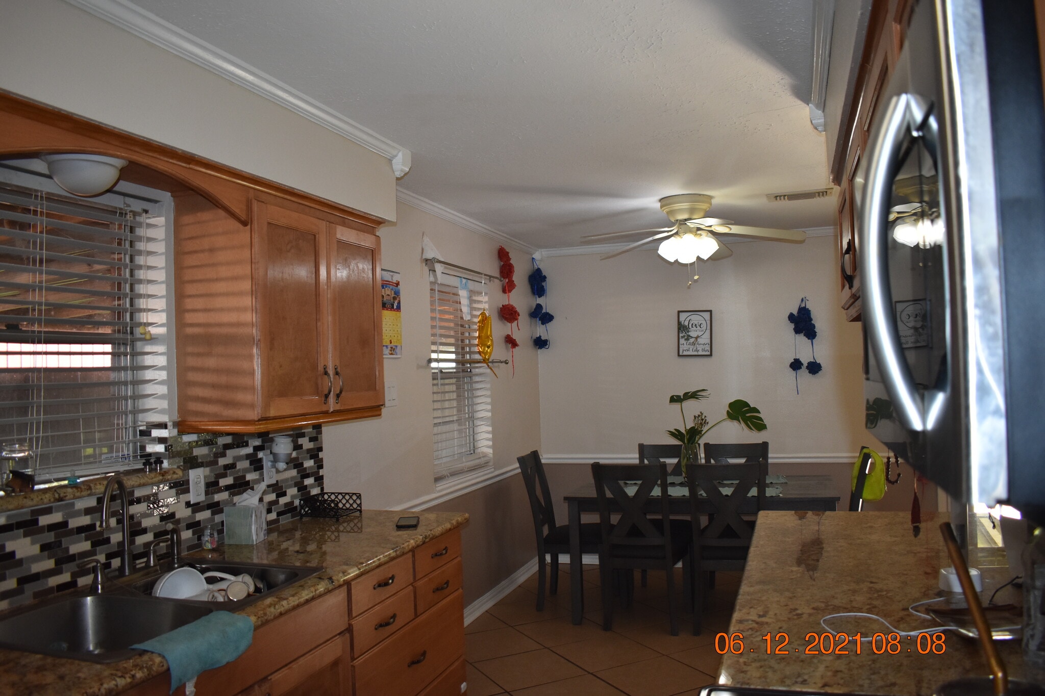 Breakfast nook area view from kitchen - 2205 Cedar St
