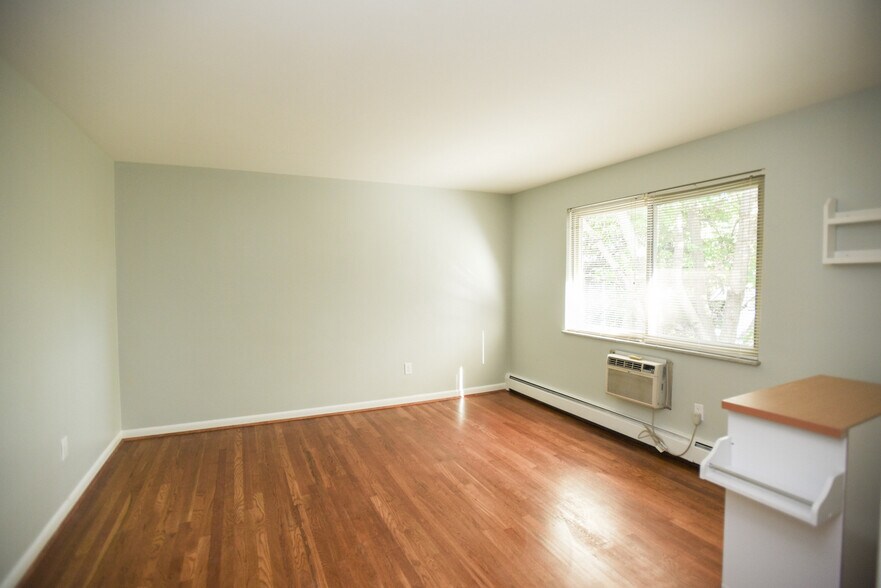 Building Photo - 3534 Zumstein Ave