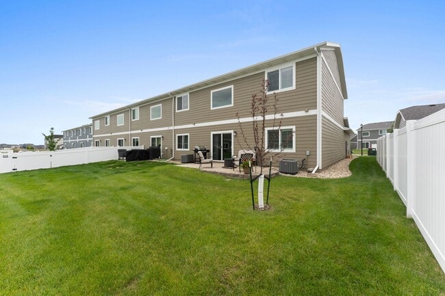Building Photo - 4500 E Whisper Ridge Pl