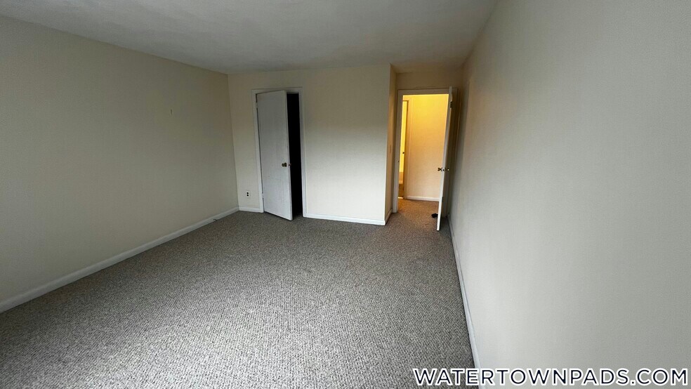 Building Photo - 245 Main St