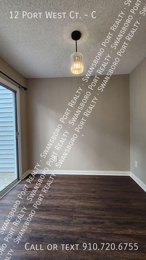 Building Photo - 12 D Port W Ct