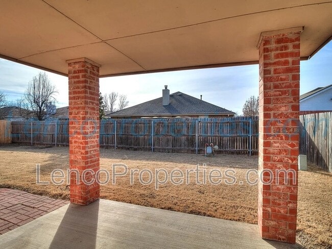 Building Photo - 1716 Briarcreek