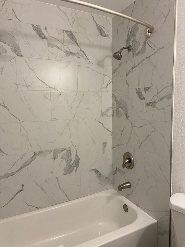 Building Photo - Beautifully Remodeled Single-Story Home on Corner Lot – Near Oceanside Beach!