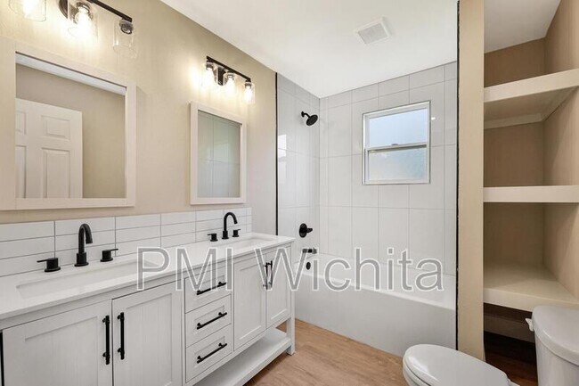 Building Photo - 339 N Joann St