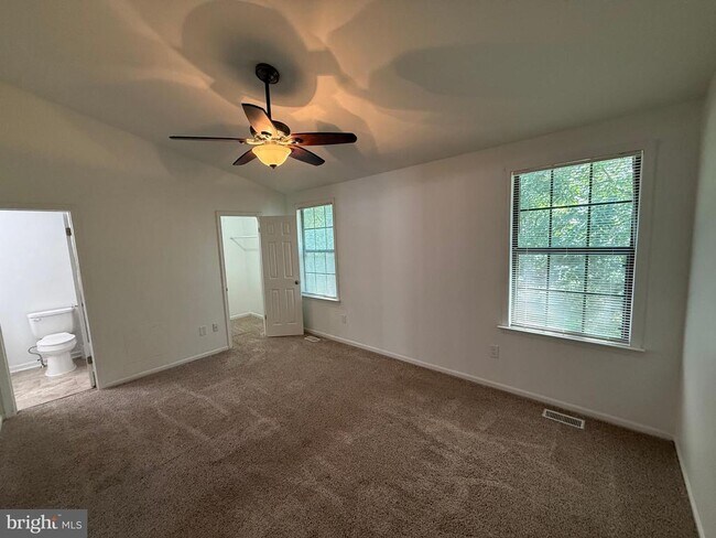 Building Photo - 1042 Baywood Dr