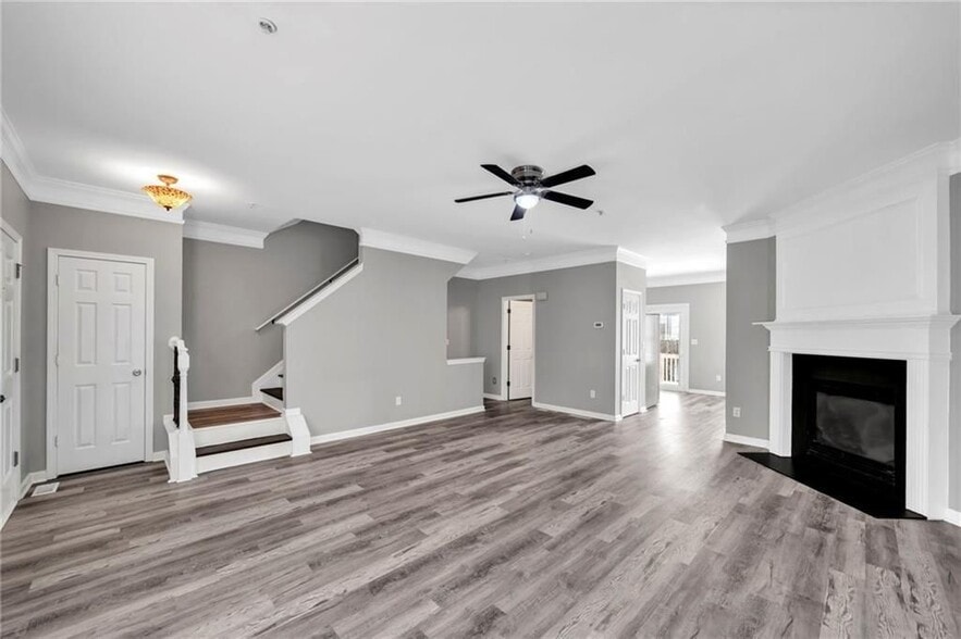 Building Photo - 614 Market Pl Ln