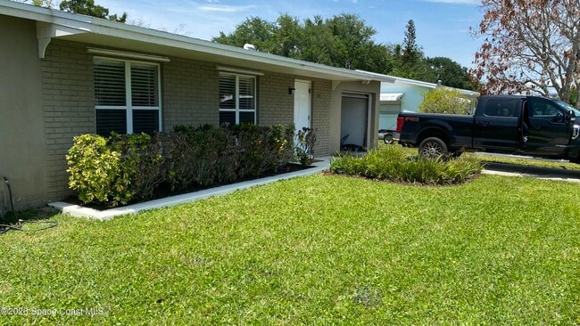 Building Photo - 2125 Emerald Ct