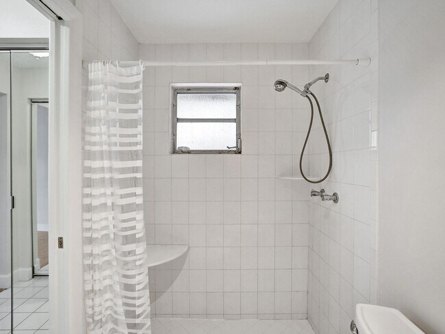 Building Photo - 3747 E Valley Green Dr