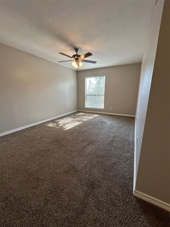 Building Photo - 3300 Pebblebrook Dr