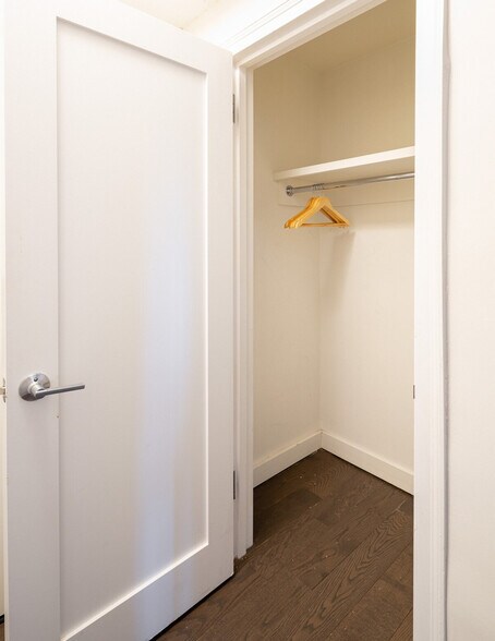 Building Photo - 337 E 50th St