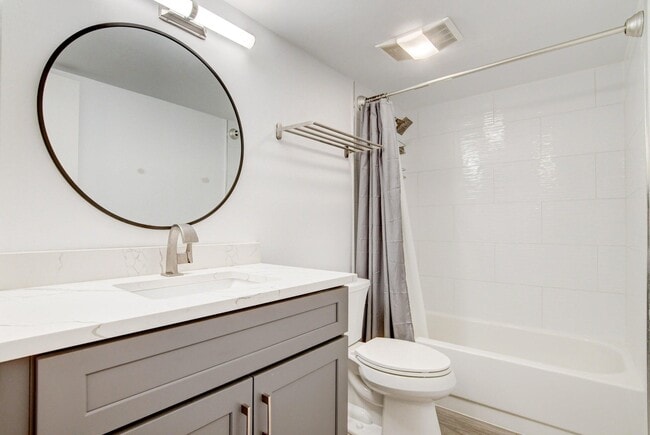 Building Photo - 1915 Lavers Cir