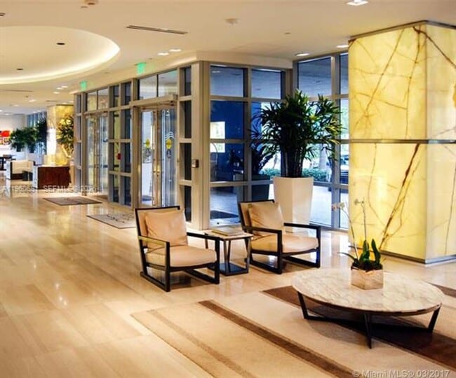 Building Photo - 300 Biscayne Blvd Way