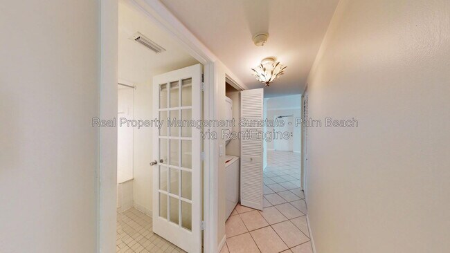 Building Photo - 1015 Green Pine Blvd